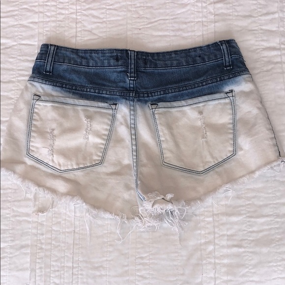 UO 🔹 High-waist Ombré Denim Shorts - Picture 2 of 3